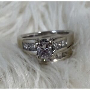 Stunning White Gold And Diamond Wedding Set